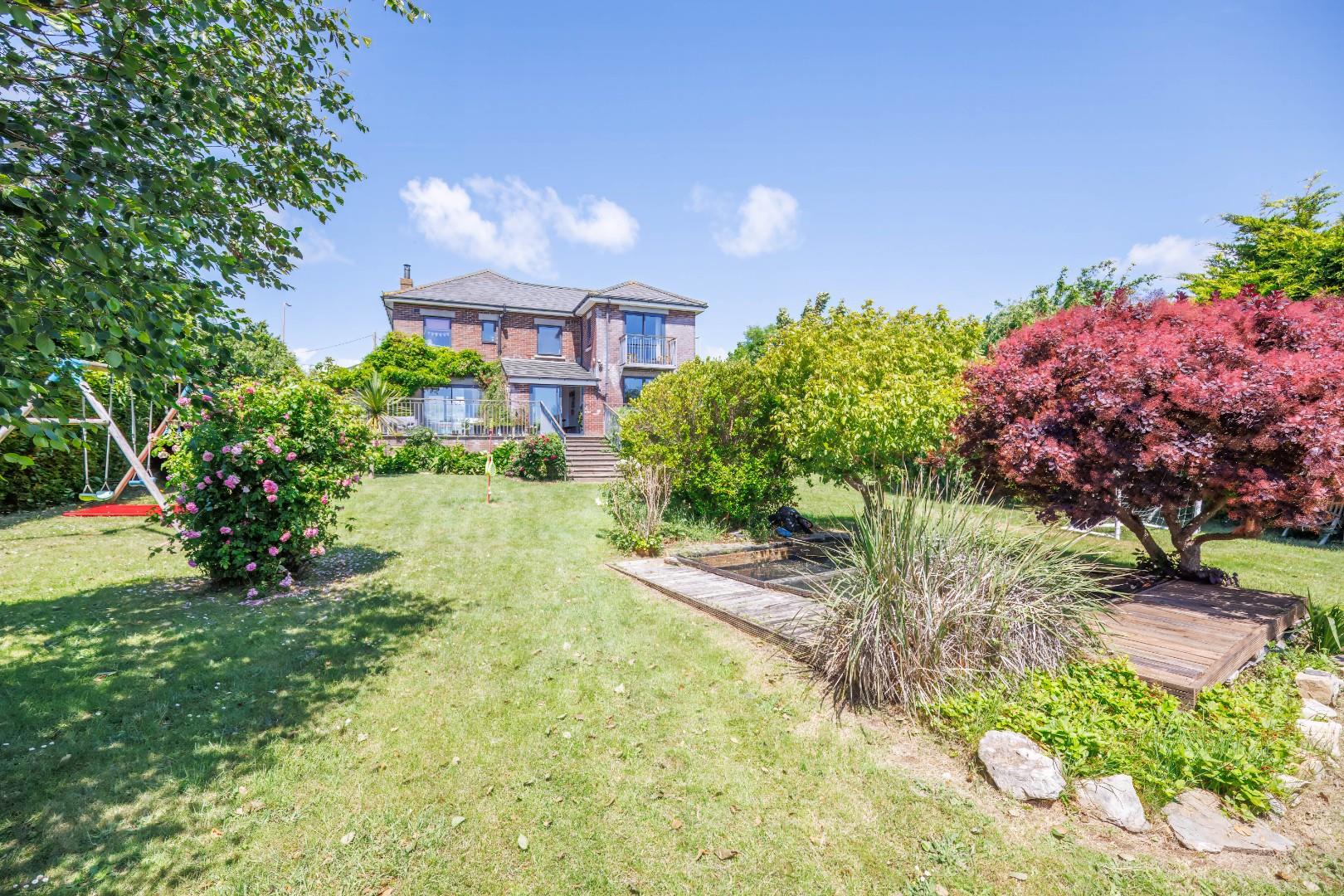 111 Fontygary Road, Rhoose, Barry, Vale Of Glamorgan, CF62 3DU